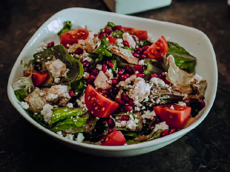PEYNİRLİ SALATA